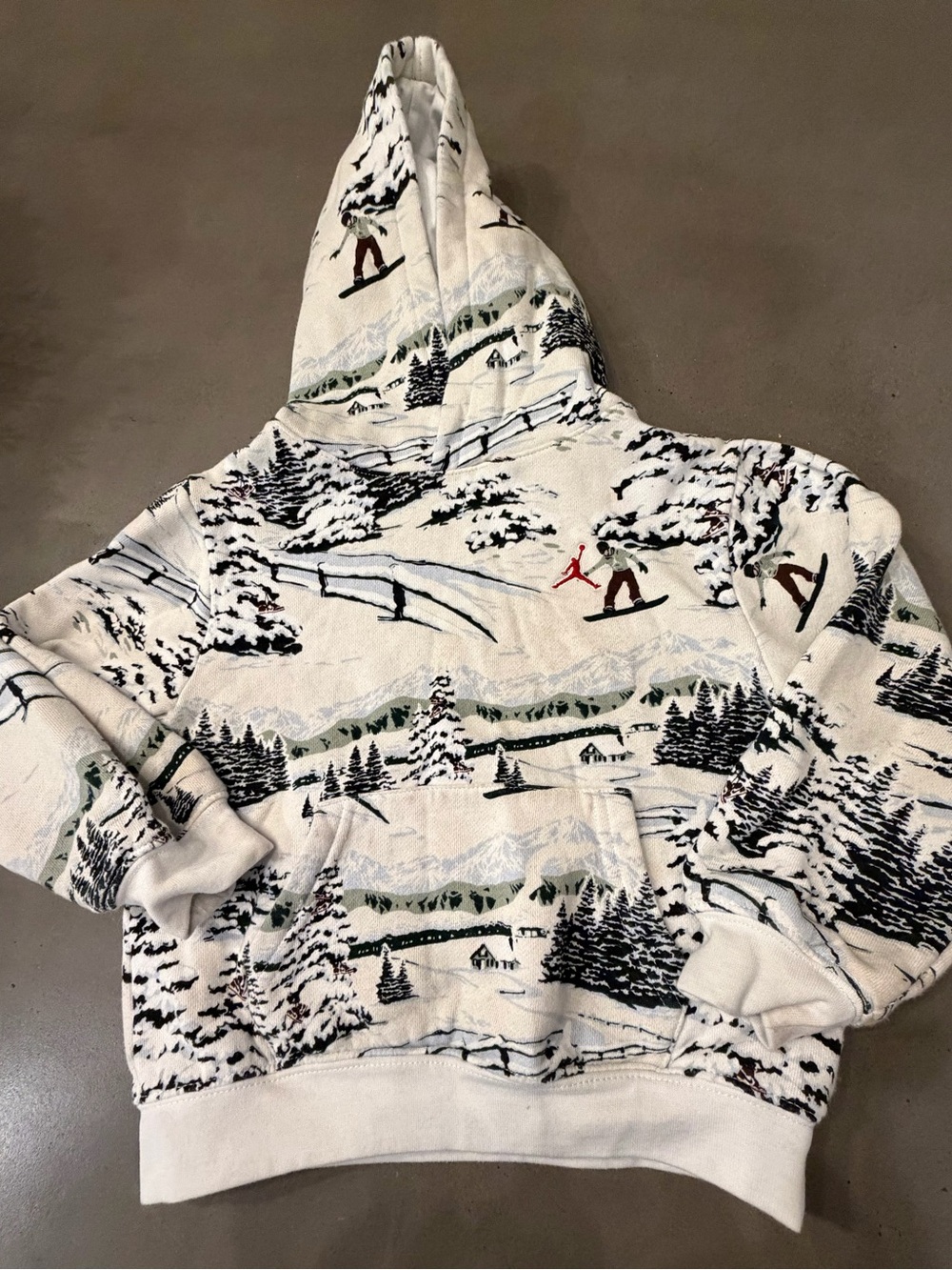 Jordan Kids White Winter Scene Hoodie with Ski Graphic Size 5-6